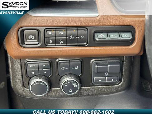Used 2021 Chevrolet Suburban High Country w/ Premium Package image 20