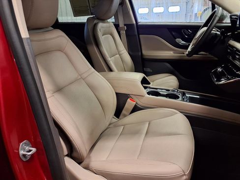 Used 2023 Lincoln Corsair AWD w/ Equipment Group 101A image 7