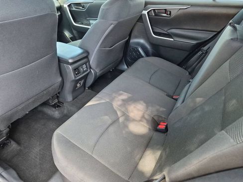 Used 2021 Toyota RAV4 LE AWD/4WD image 29
