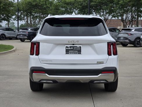 Certified 2025 Kia Sorento S FWD image 13