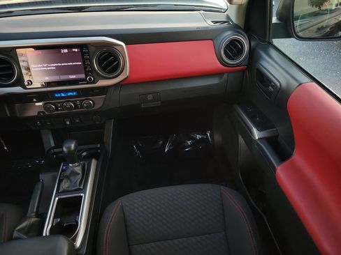 Used 2022 Toyota Tacoma SR5 image 18