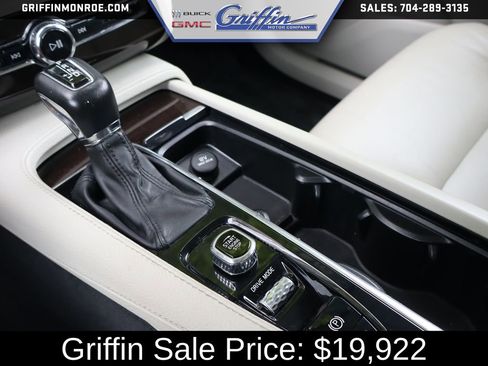 Used 2018 Volvo XC90 T6 Momentum w/ Convenience Package AWD/4WD image 34