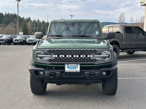Used 2025 Ford Bronco Badlands image 8