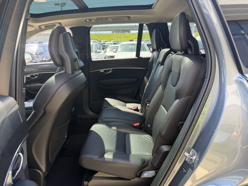 Used 2020 Volvo XC90 T6 Momentum w/ Protection Package Premier AWD/4WD image 29