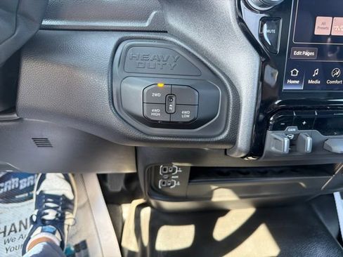 Used 2026 RAM 2500 Tradesman AWD/4WD image 31