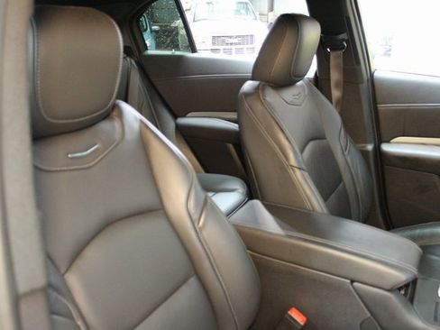 Used 2023 Cadillac XT4 Premium Luxury image 11