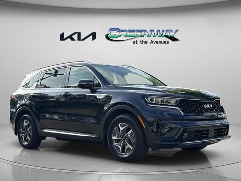 Certified 2022 Kia Sorento EX w/ Panoramic Sunroof Package FWD image 2