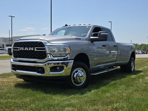 Used 2024 RAM 3500 Big Horn AWD/4WD image 2