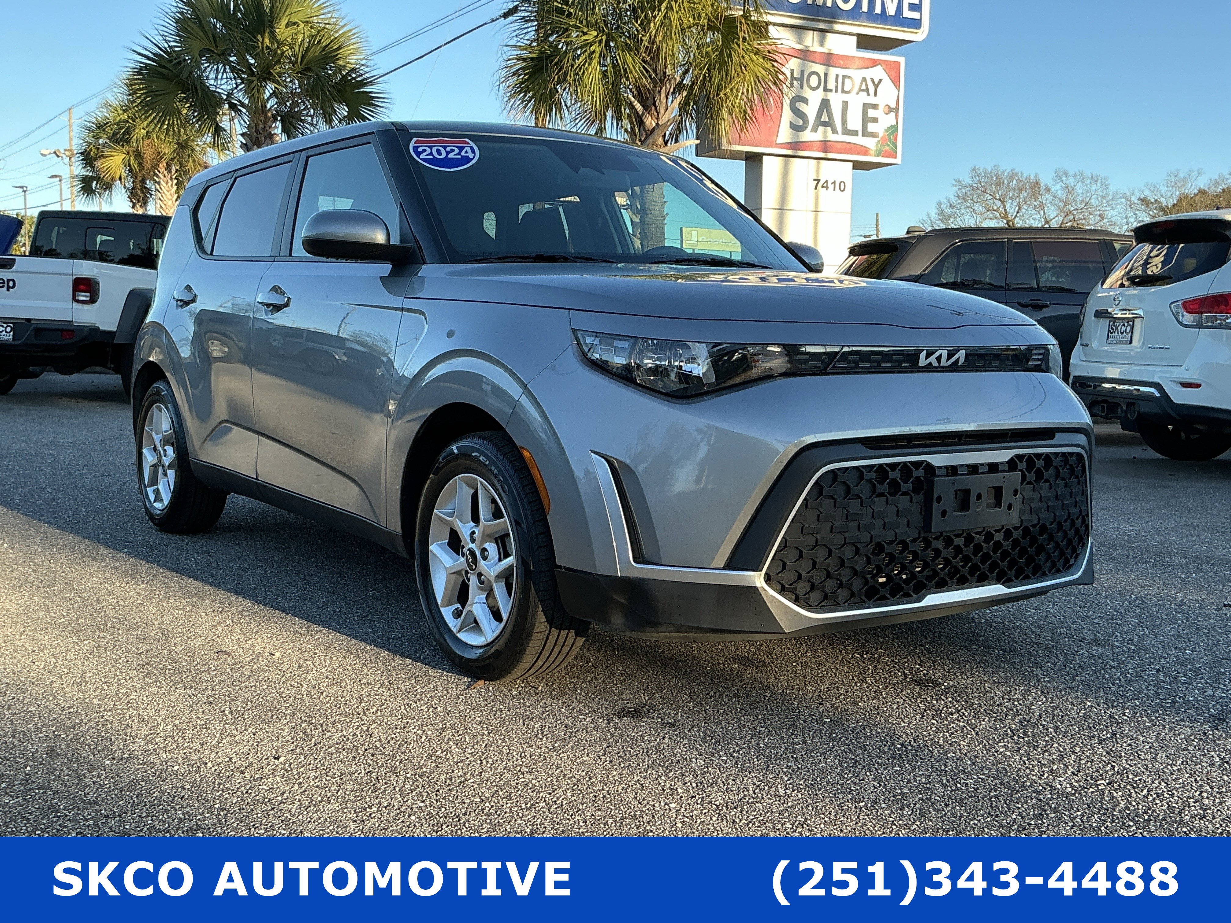 Used 2024 Kia Soul LX w/ Option Group 015 FWD image 7