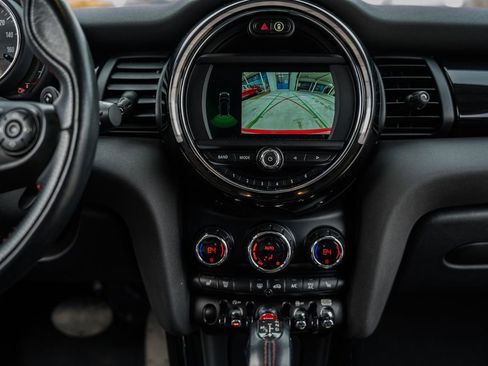 Used 2019 MINI Cooper S image 19