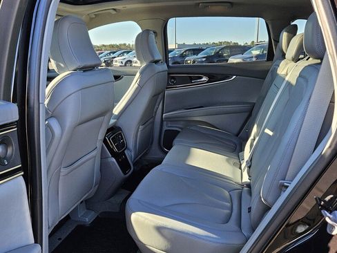 Used 2023 Lincoln Nautilus Reserve w/ Monochromatic Package image 6