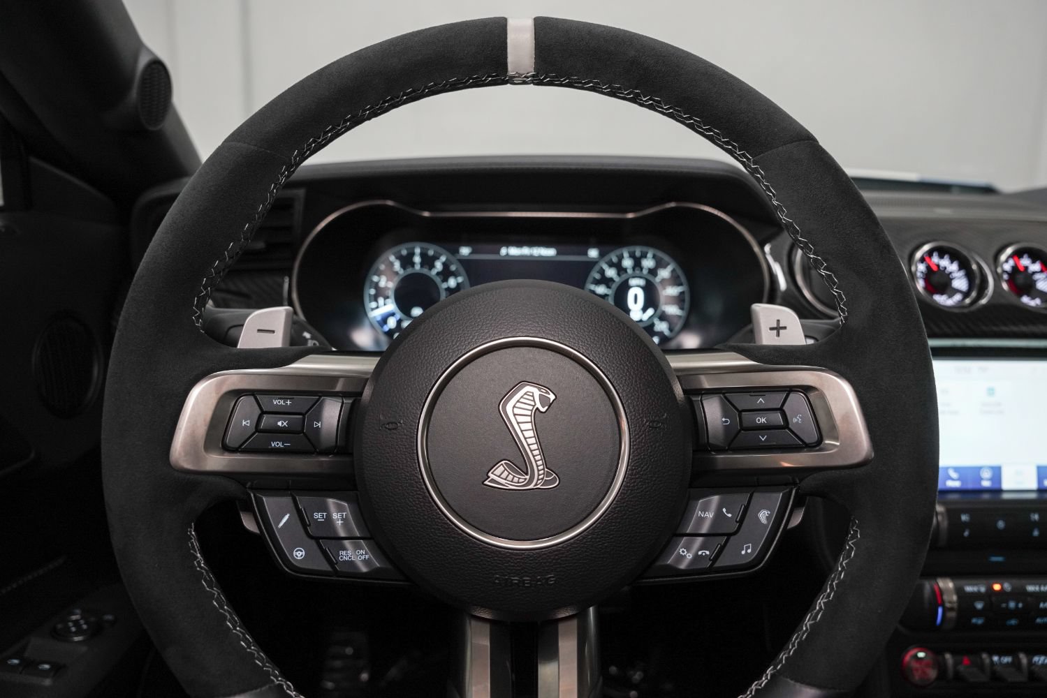 Used 2022 Ford Mustang Shelby GT500 w/ Carbon Fiber Track Pack RWD image 47
