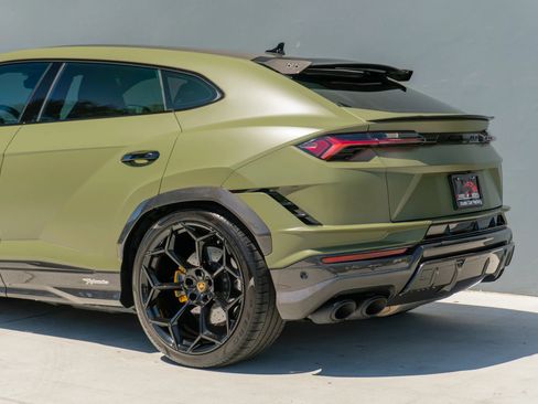 Used 2024 Lamborghini Urus Performante AWD/4WD image 23