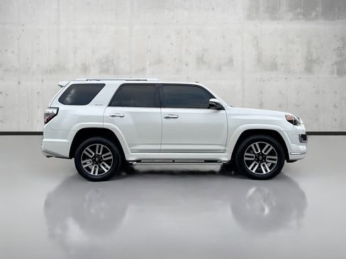 Used 2017 Toyota 4Runner Limited image 8