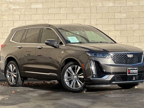 Used 2020 Cadillac XT6 Premium Luxury w/ Platinum Package image 2