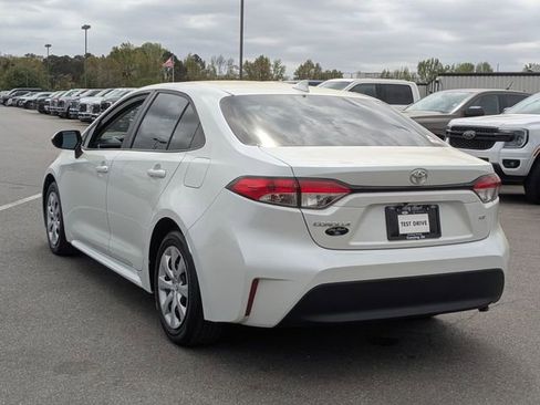 Used 2024 Toyota Corolla LE image 5