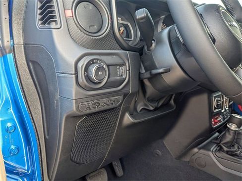 New 2025 Jeep Wrangler Unlimited Rubicon image 15