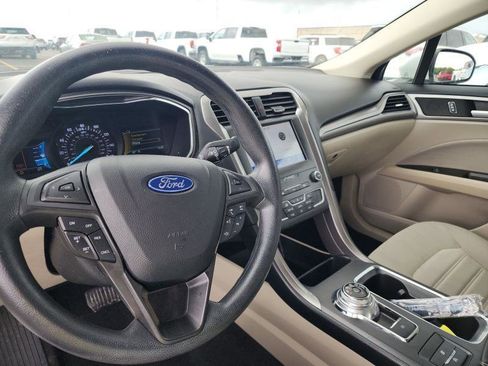 Used 2020 Ford Fusion SE w/ Fleet SE Value Package FWD image 4