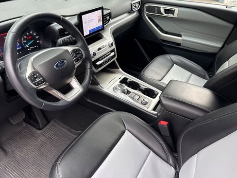 Used 2023 Ford Explorer XLT w/ Equipment Group 202A image 10