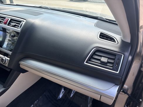 Used 2015 Subaru Outback 2.5i Premium AWD/4WD image 6