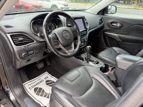 Used 2020 Jeep Cherokee Limited FWD image 11