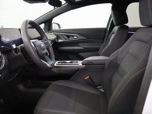 New 2026 Chevrolet Equinox EV LT image 11