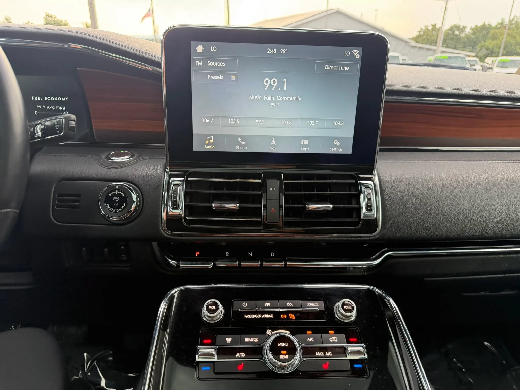 Used 2018 Lincoln Navigator Select w/ Technology Package AWD/4WD image 24