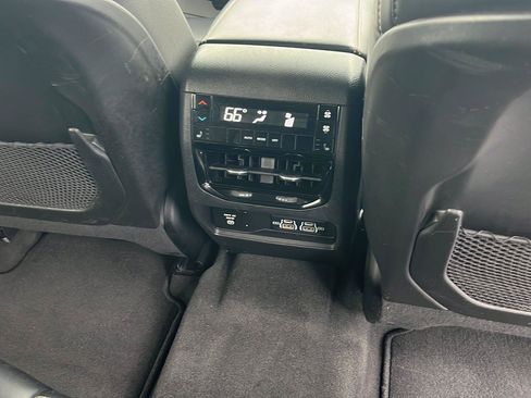 Used 2021 Jeep Grand Cherokee L Limited AWD/4WD image 29