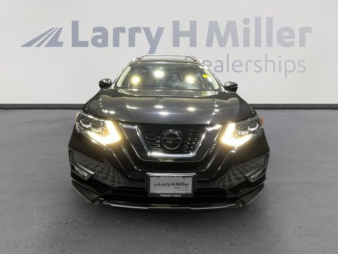 Used 2018 Nissan Rogue SL w/ Premium Package image 8