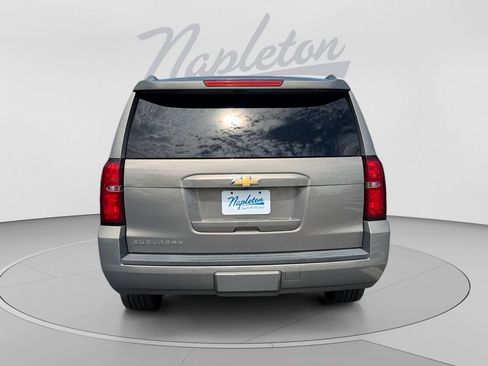 Used 2019 Chevrolet Suburban LT RWD image 7