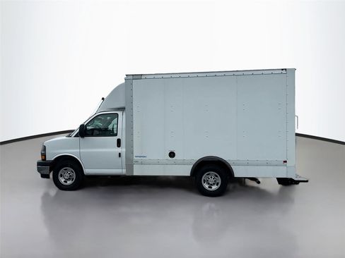 New 2024 Chevrolet Express 3500 w/ Power Convenience Package RWD image 4