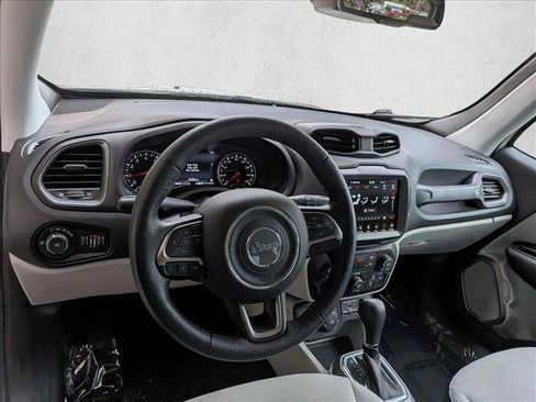 Used 2022 Jeep Renegade Latitude w/ Convenience Group AWD/4WD image 10