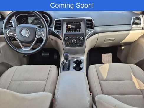 Used 2019 Jeep Grand Cherokee Laredo AWD/4WD image 15