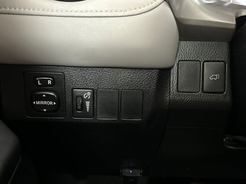 Used 2016 Toyota RAV4 XLE image 26