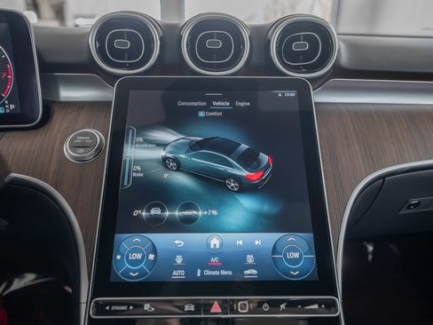 Used 2024 Mercedes-Benz C 300 4MATIC Sedan image 20