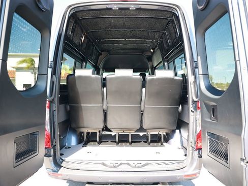 Used 2022 Mercedes-Benz Sprinter 144 Cargo image 39