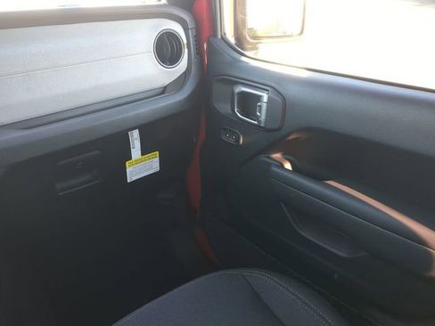 New 2026 Jeep Gladiator Sport image 18