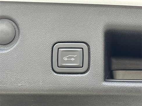 Used 2024 Chevrolet Equinox LT image 17