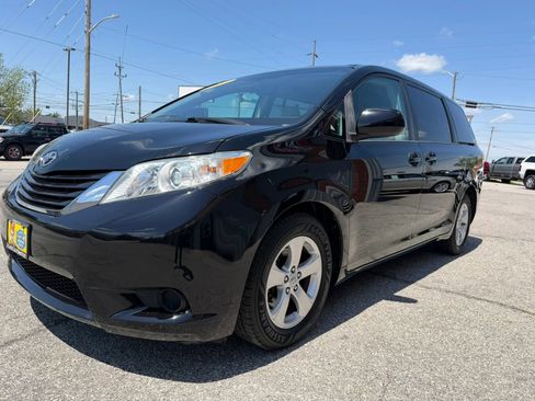 Used 2013 Toyota Sienna LE FWD image 5