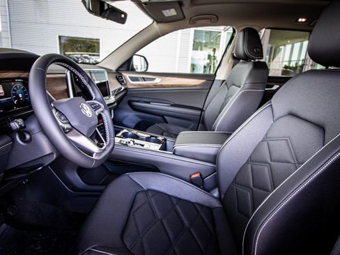 New 2026 Volkswagen Atlas SE image 28