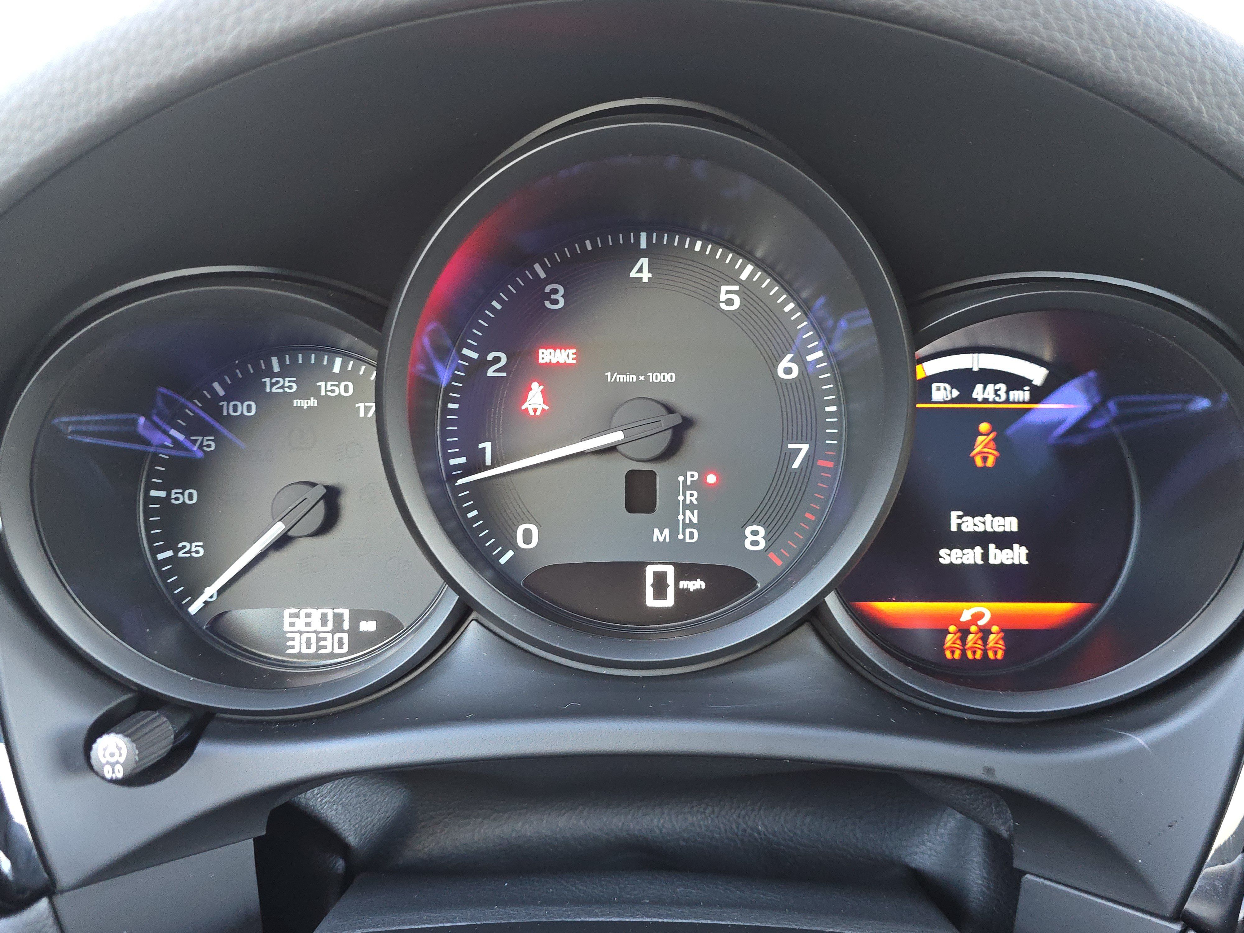 Certified 2025 Porsche Macan AWD/4WD image 19
