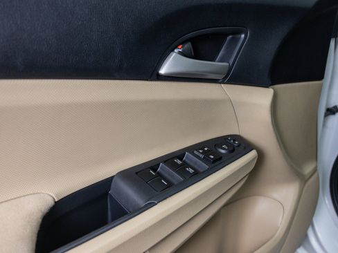 Used 2011 Honda Accord SE image 17