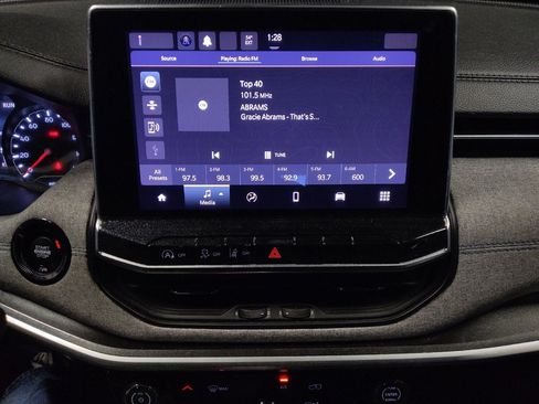 Used 2024 Jeep Compass Latitude w/ Altitude Special Edition image 25