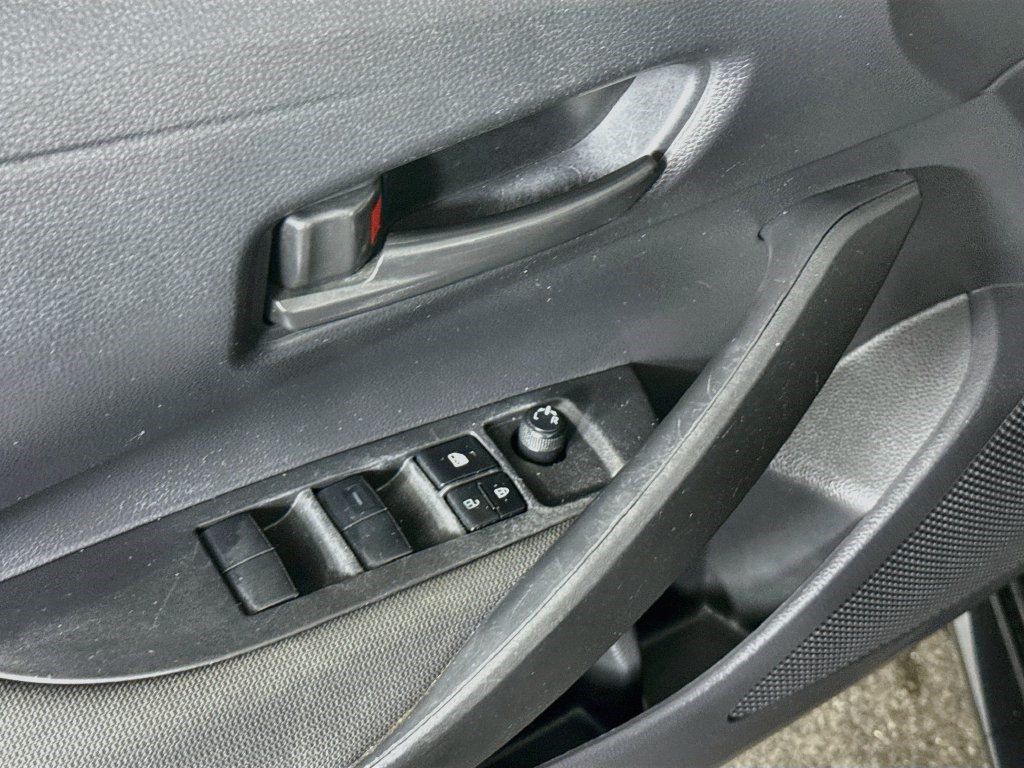 Used 2022 Toyota Corolla LE FWD image 23
