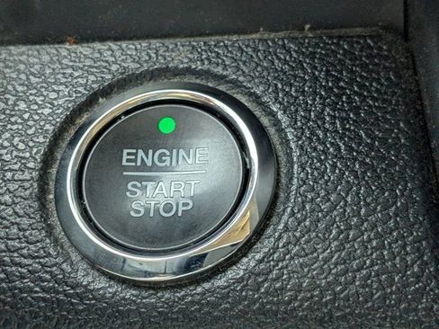 Used 2019 Ford F150 Lariat RWD image 32