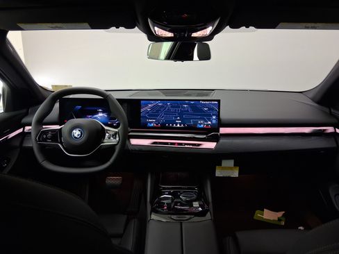 New 2027 BMW i5 eDrive40 RWD image 16