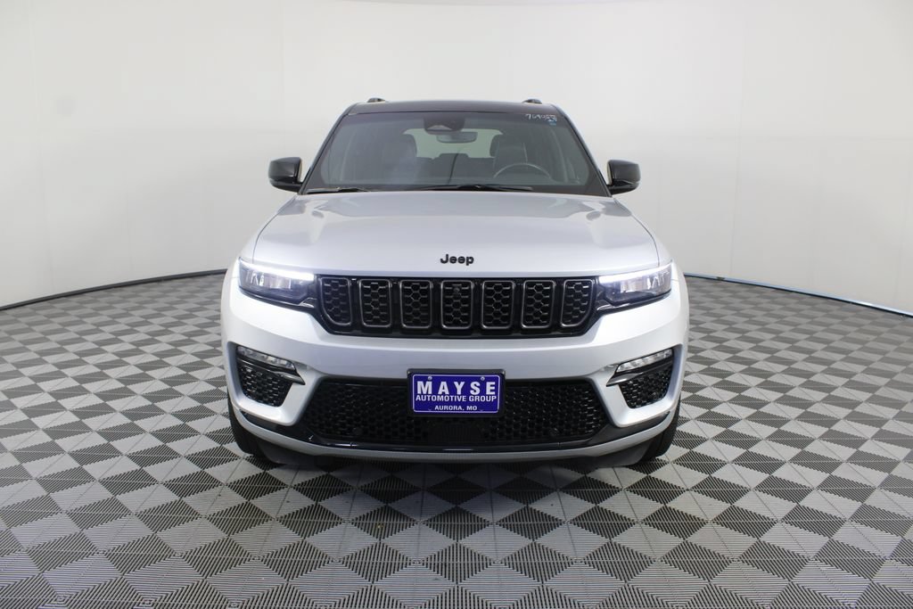 Used 2025 Jeep Grand Cherokee Summit w/ Obsidian Package AWD/4WD image 30