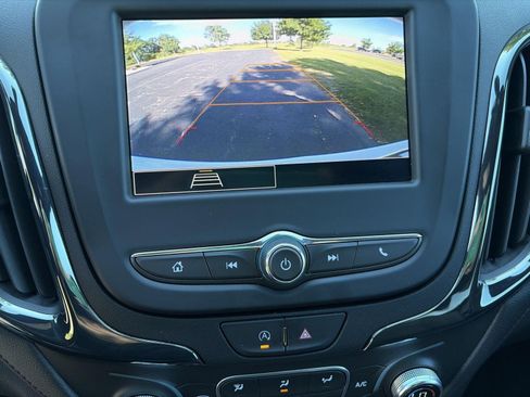 Used 2023 Chevrolet Equinox RS AWD/4WD image 15
