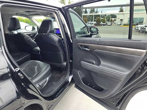 Used 2023 Toyota Highlander Limited AWD/4WD image 13