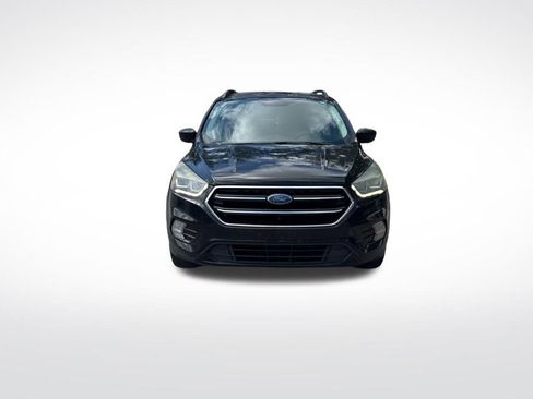 Used 2017 Ford Escape SE w/ SE Sport Appearance Package FWD image 3